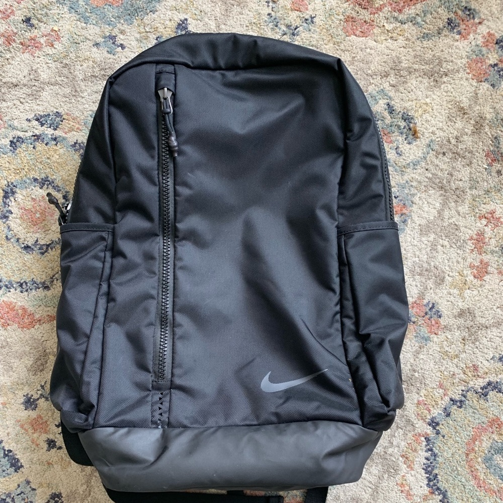 Like new Nike back pack!!